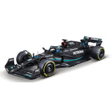 Bburago Formula Racing 1:24 2023 F-1 Mercedes W 14 #63 Russell in Showcase